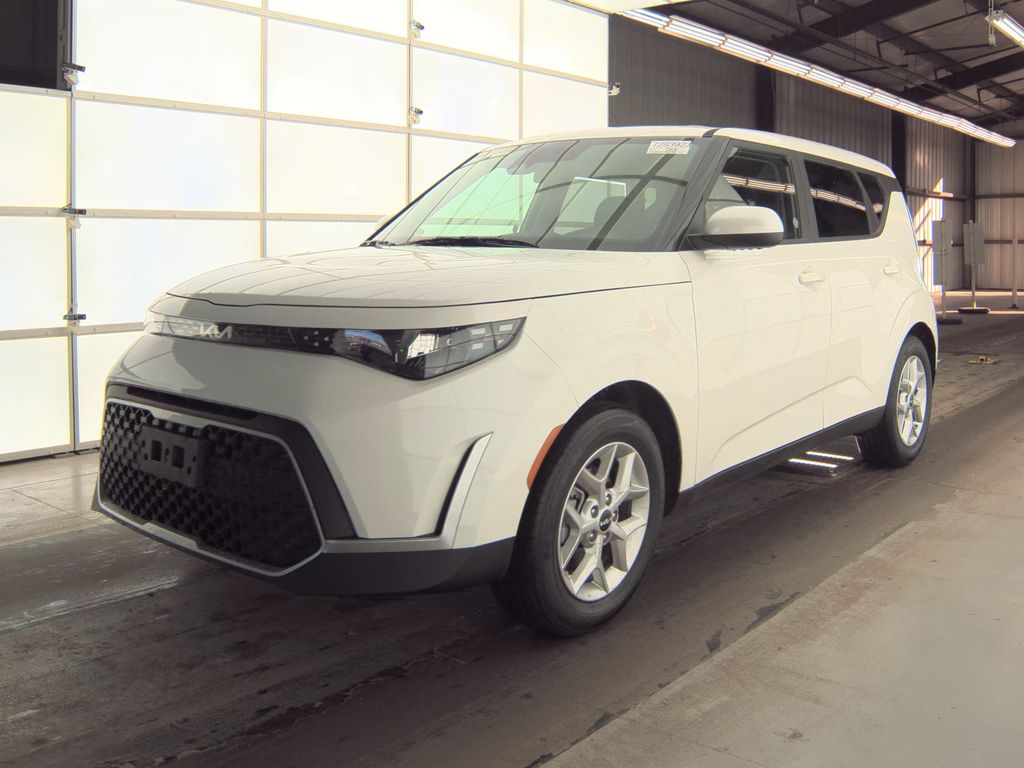 2025 Kia Soul LX photo