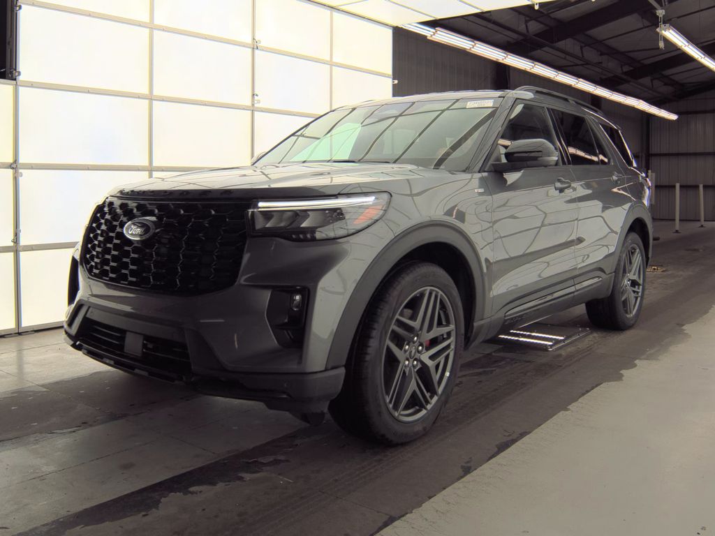 2025 Ford Explorer ST-Line photo