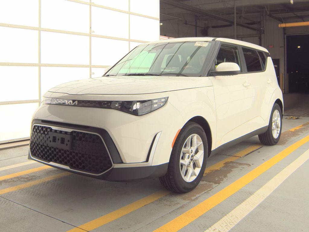 2025 Kia Soul LX photo