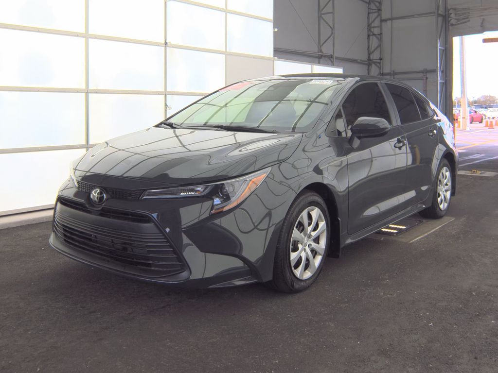 2025 Toyota Corolla LE photo