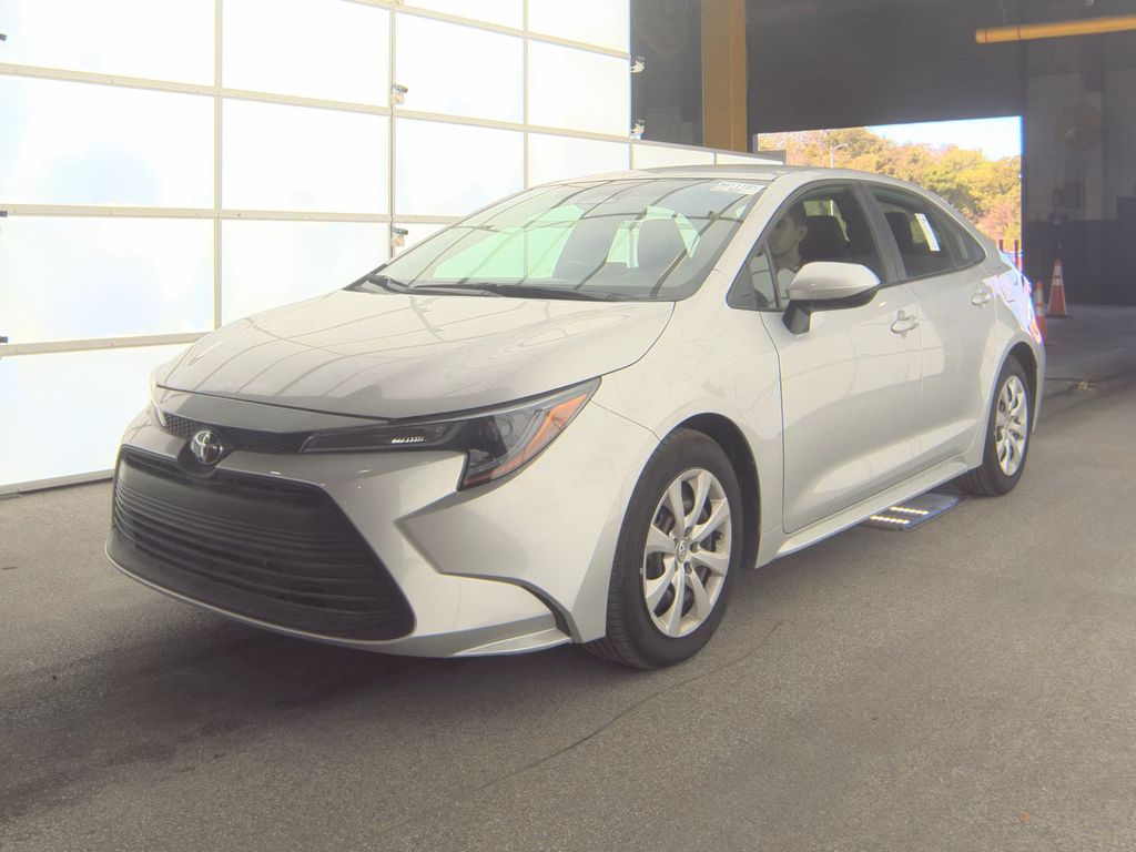 2025 Toyota Corolla LE photo