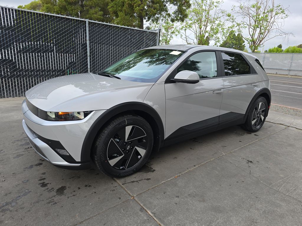 2026 Hyundai Ioniq 5 SE photo