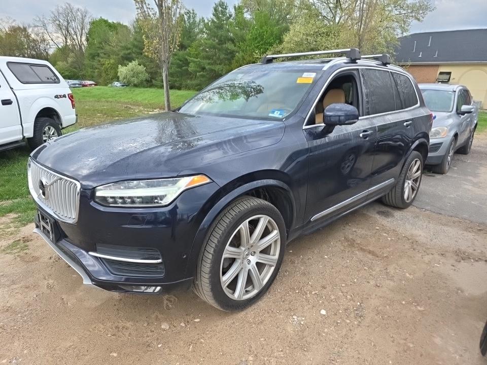 2016 Volvo XC90 T6 Inscrpt photo