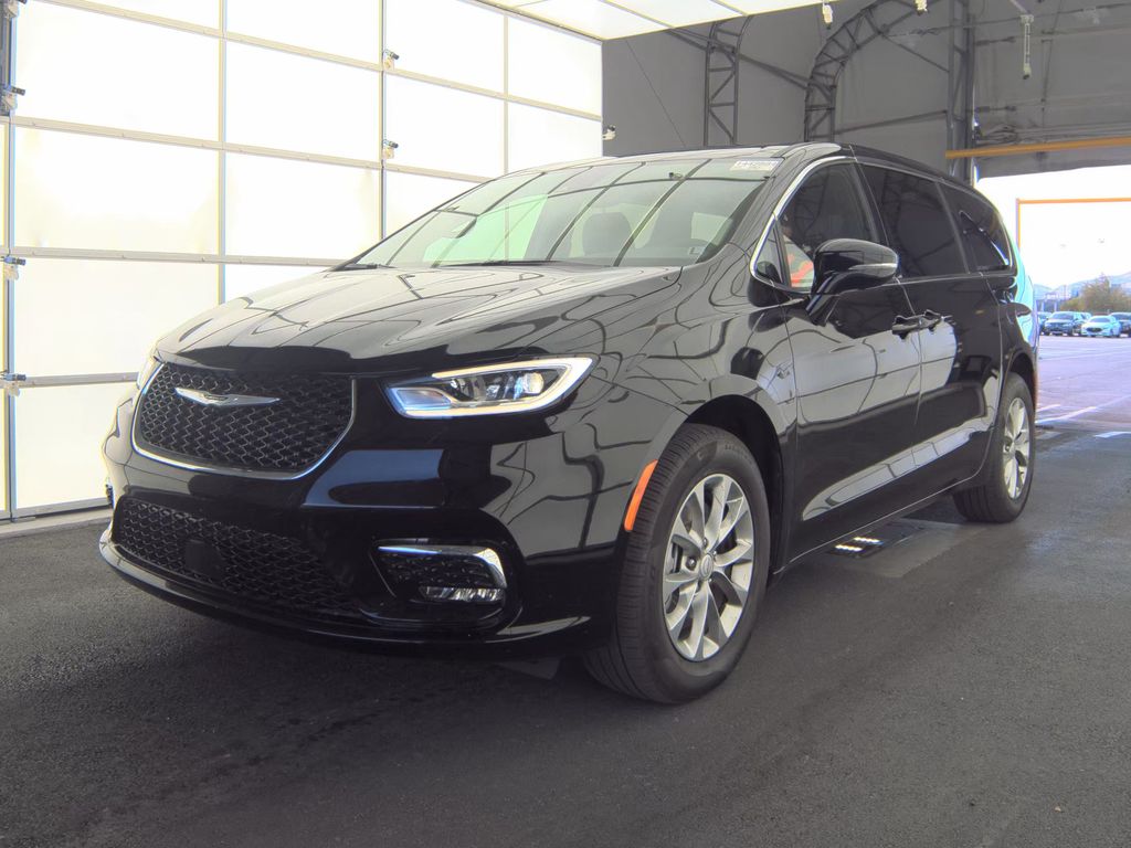 2026 Chrysler Pacifica Limited photo