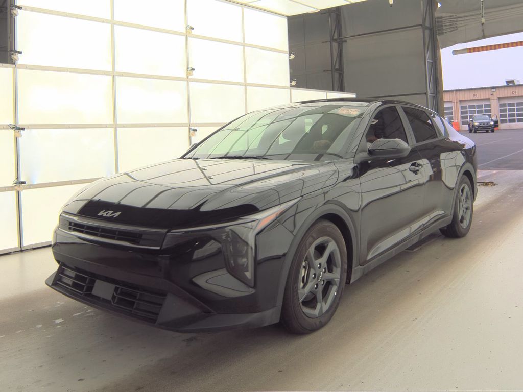 2025 Kia K4 LXS photo
