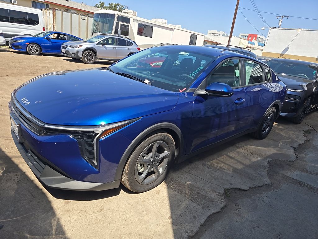 2025 Kia K4 LXS photo