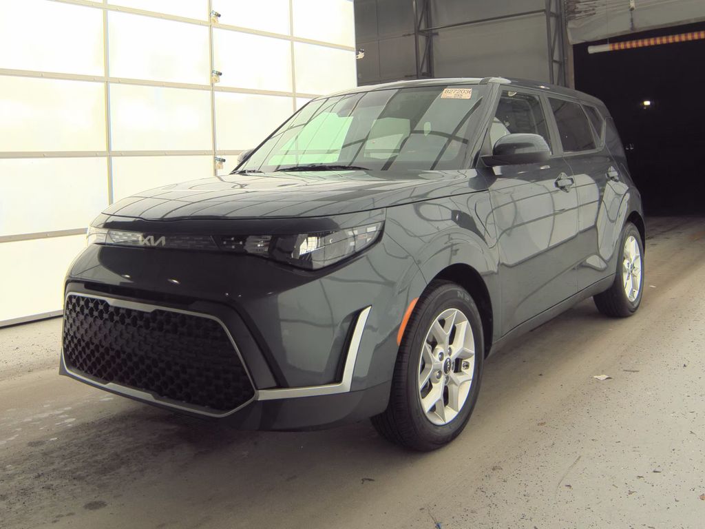 2025 Kia Soul LX photo