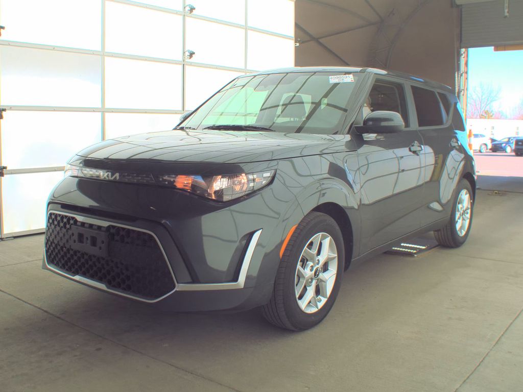 2025 Kia Soul LX photo