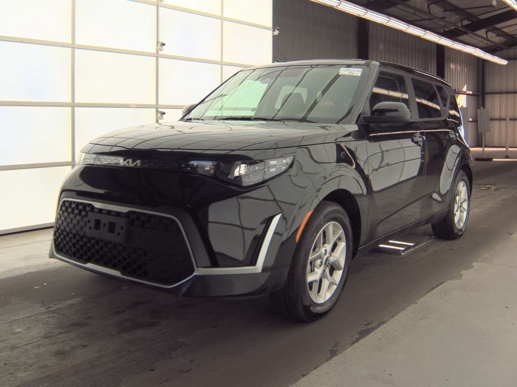 2025 Kia Soul LX photo
