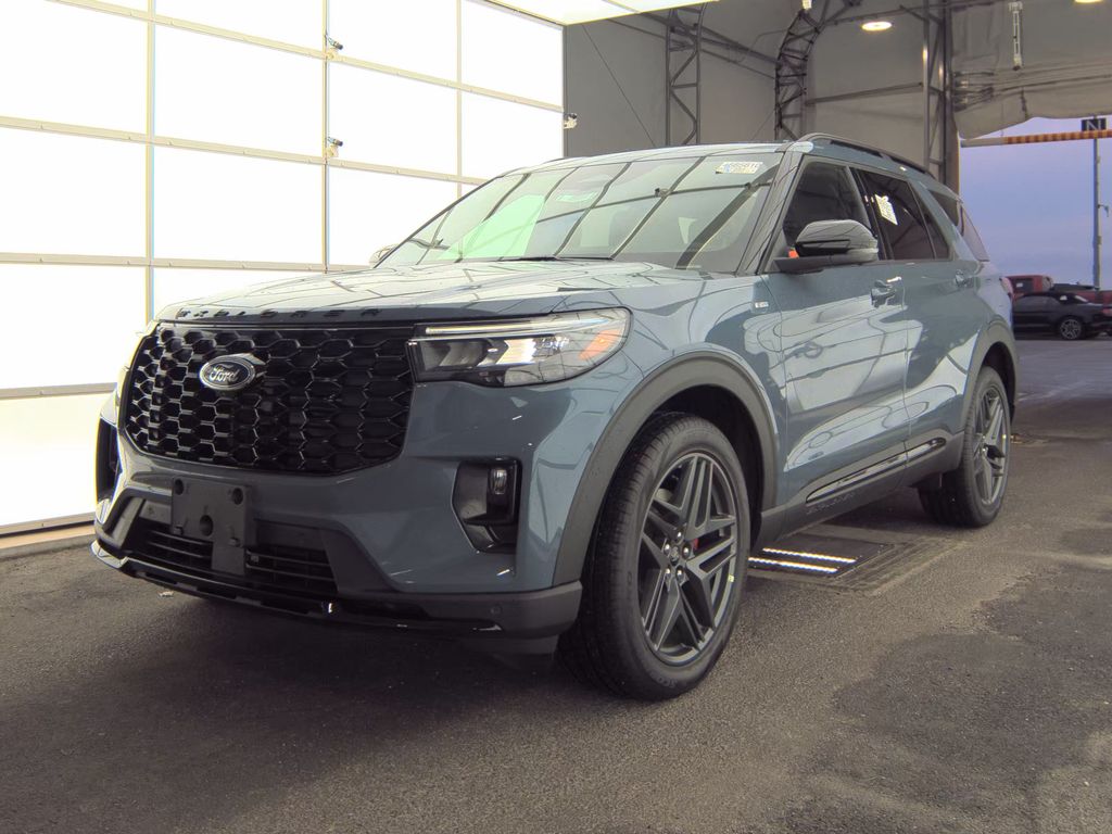 2025 Ford Explorer ST-Line photo