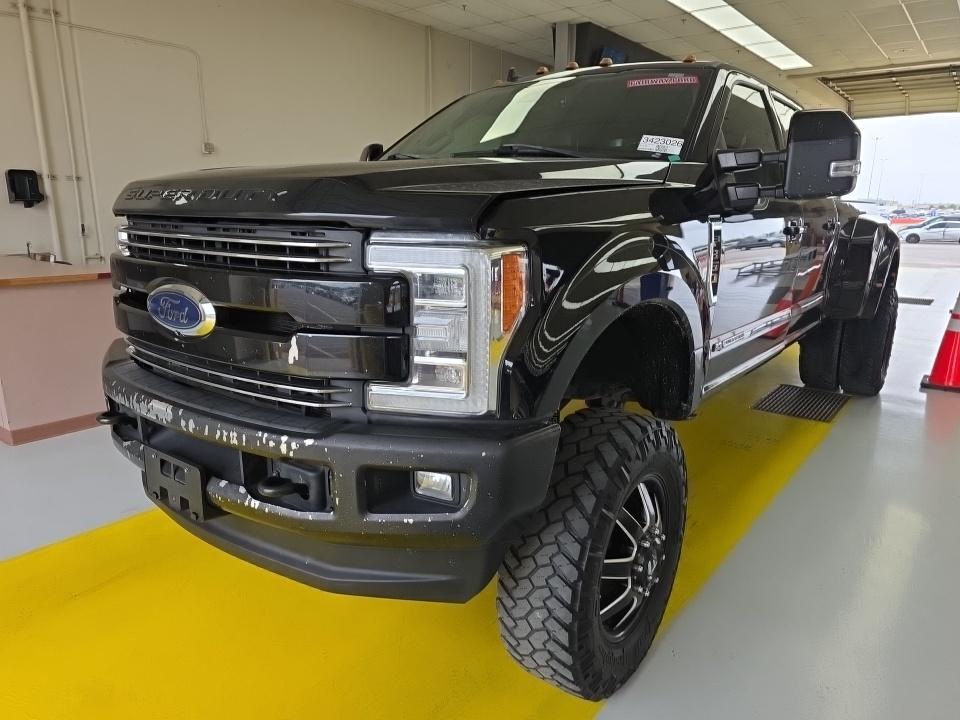 2019 Ford F-350 Lariat photo