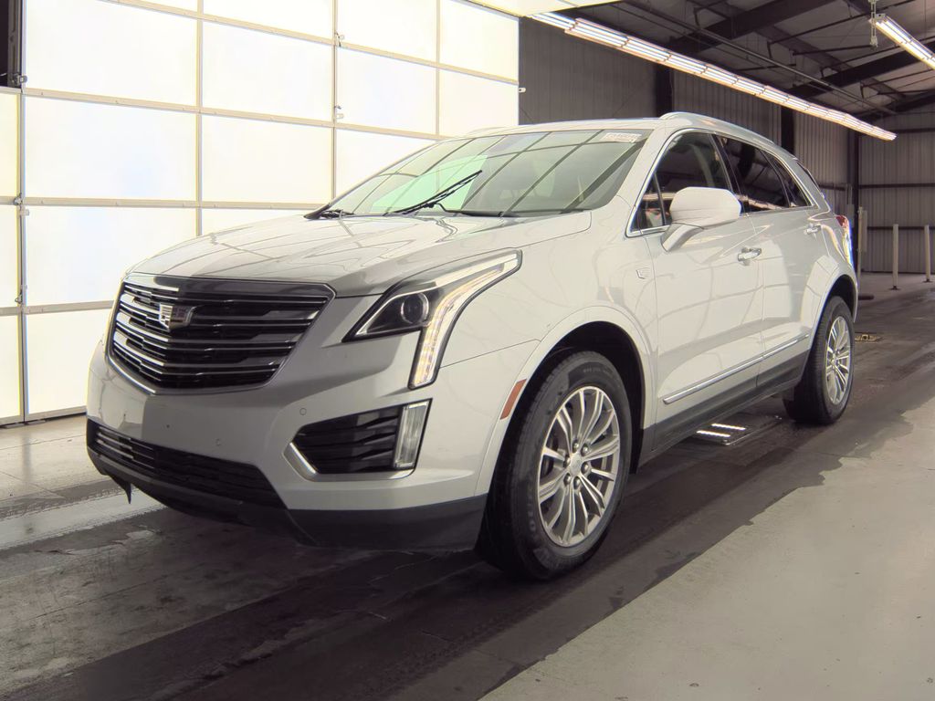 2017 Cadillac XT5 Luxury FWD photo