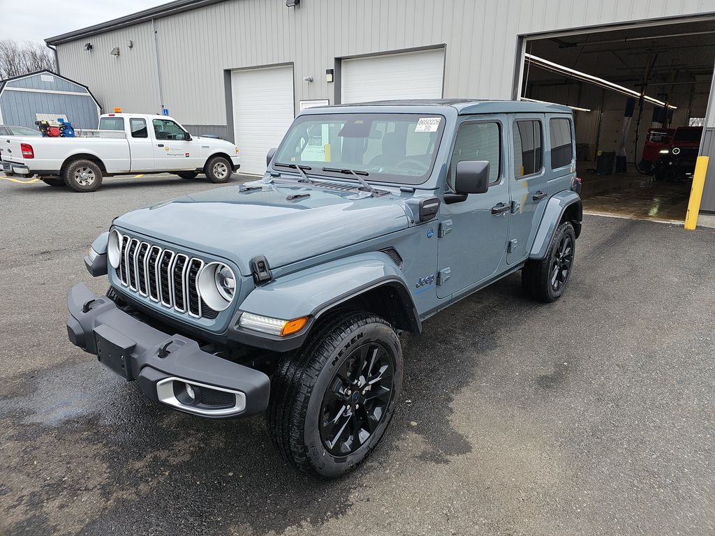 2025 Jeep Wrangler Sahara photo