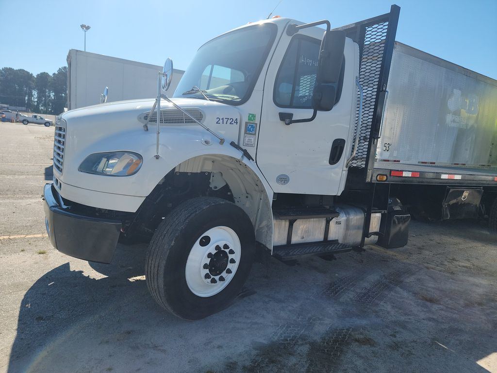 2017 Freightliner M2 photo