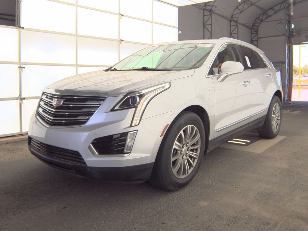 2017 Cadillac XT5 Luxury FWD photo
