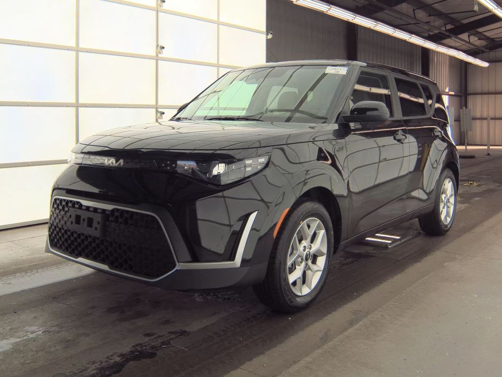 2025 Kia Soul LX photo