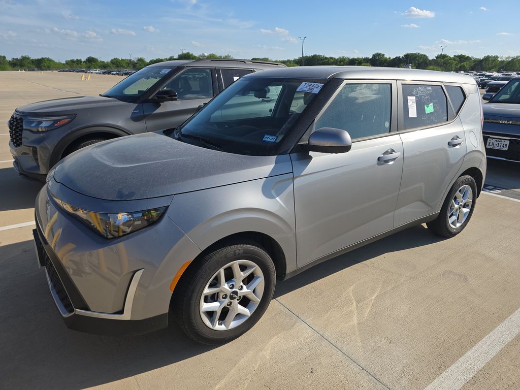 2025 Kia Soul LX photo