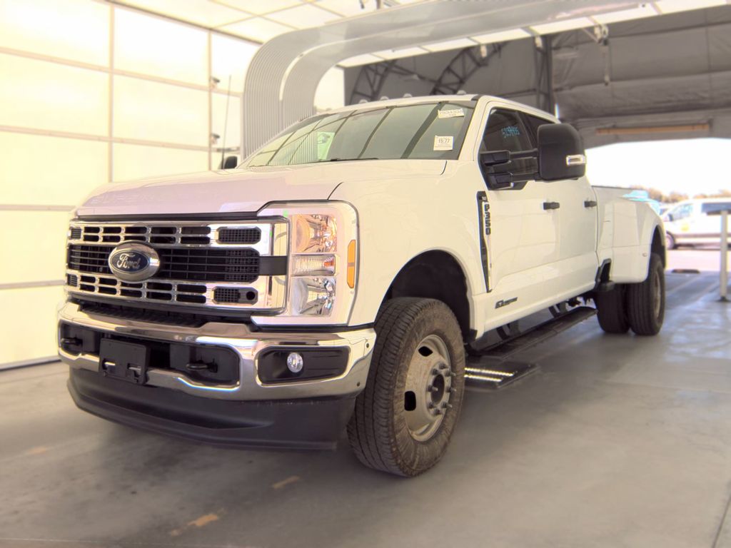 2026 Ford F-350 DRW XLT photo