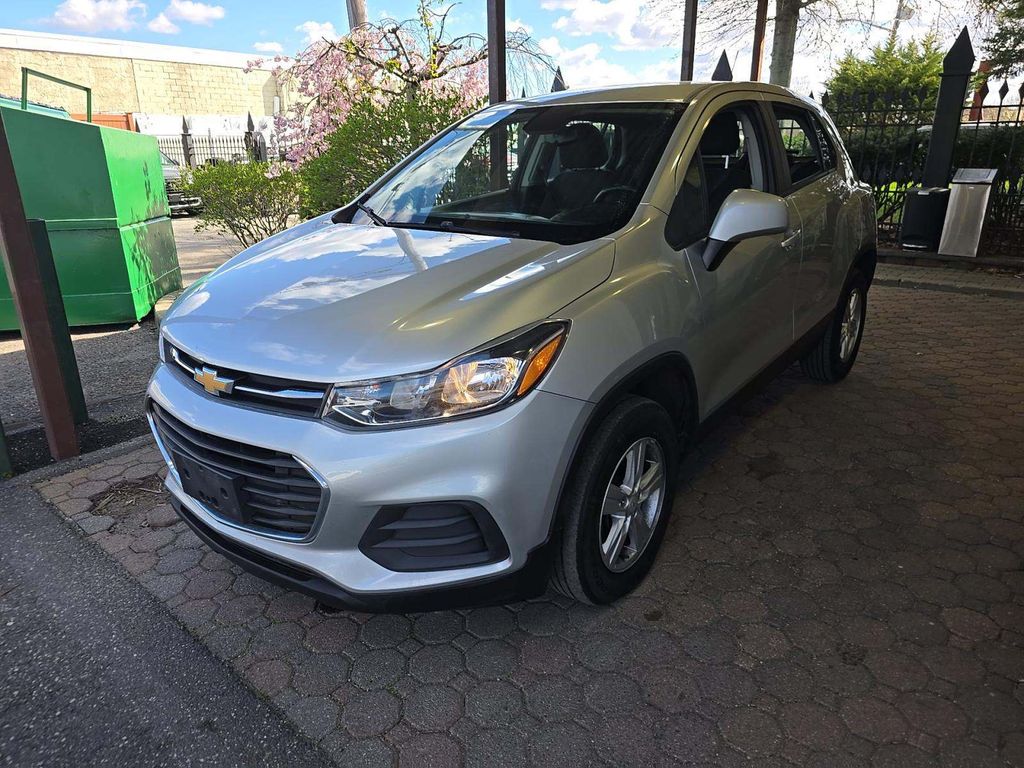 2018 Chevrolet Trax LS photo