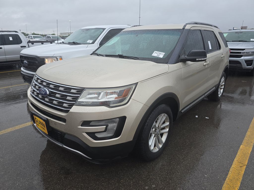 2017 Ford Explorer XLT photo