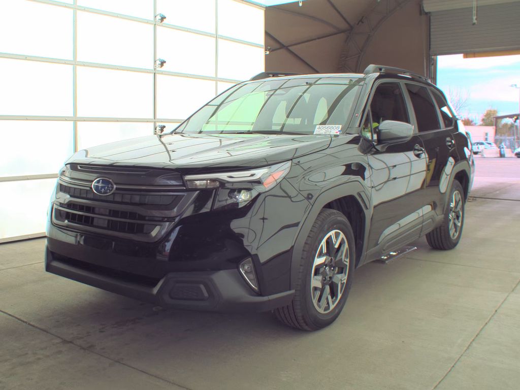 2025 Subaru Forester Premium photo