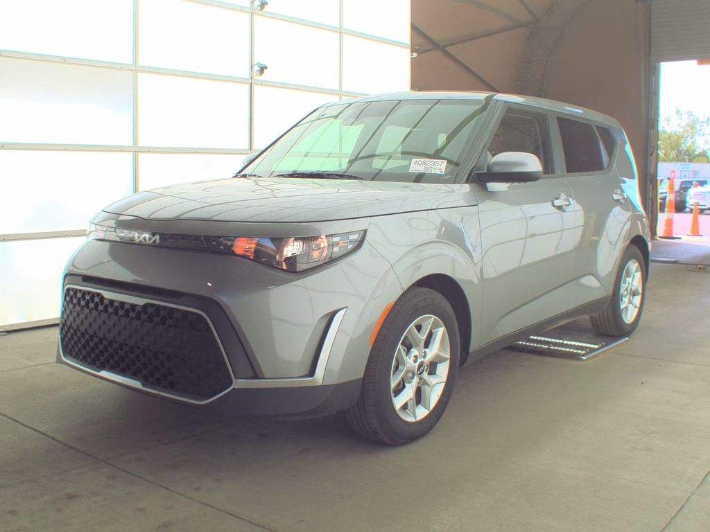 2025 Kia Soul LX photo