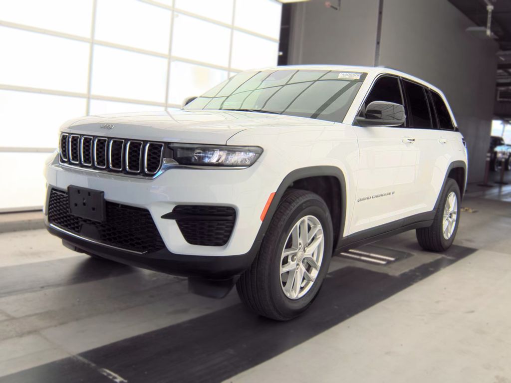 2025 Jeep Grand Cherokee Laredo X photo
