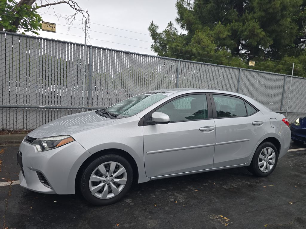 2015 Toyota Corolla LE photo