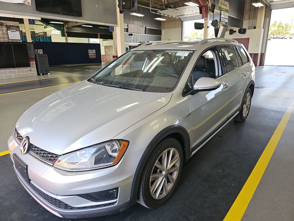 2017 Volkswagen Golf SE photo