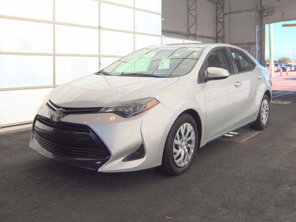 2019 Toyota Corolla LE photo
