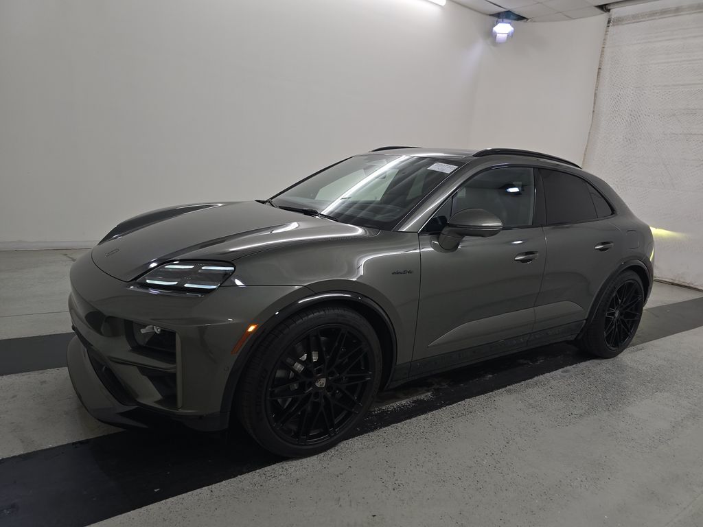 2025 Porsche Macan Elec Turbo photo