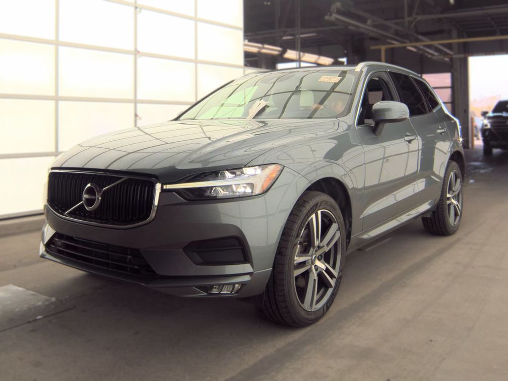 2021 Volvo XC60 Momentum photo