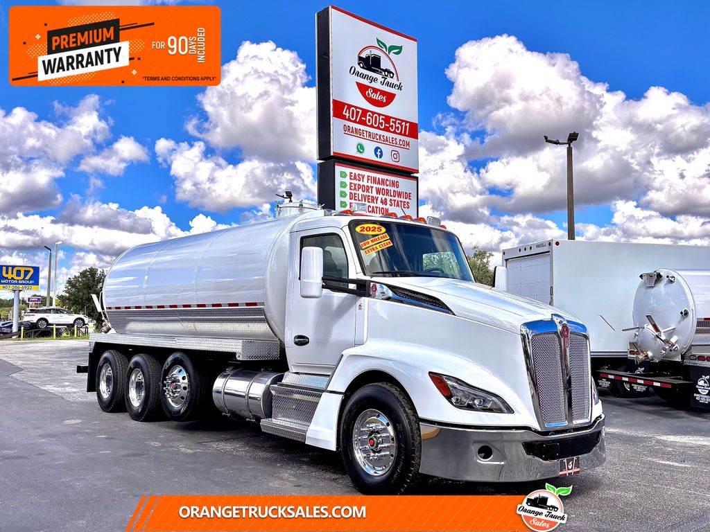 2025 Kenworth Construction T680 photo