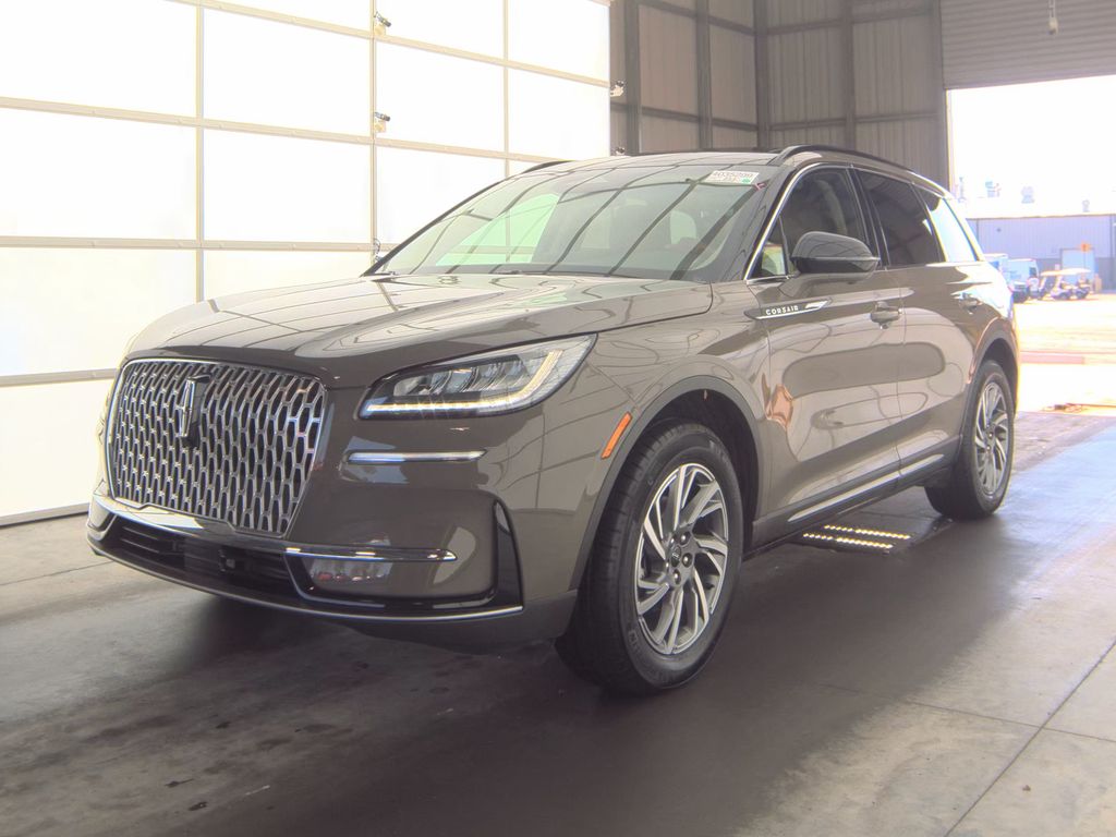 2025 Lincoln Corsair Premiere photo