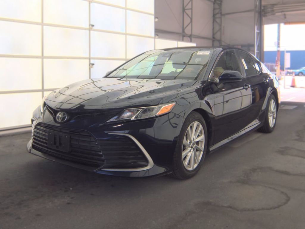 2021 Toyota Camry LE photo