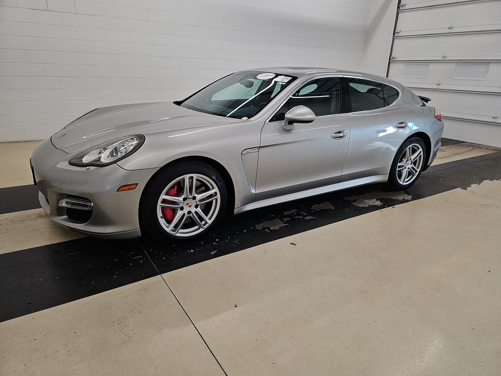 2010 Porsche Panamera Turbo photo
