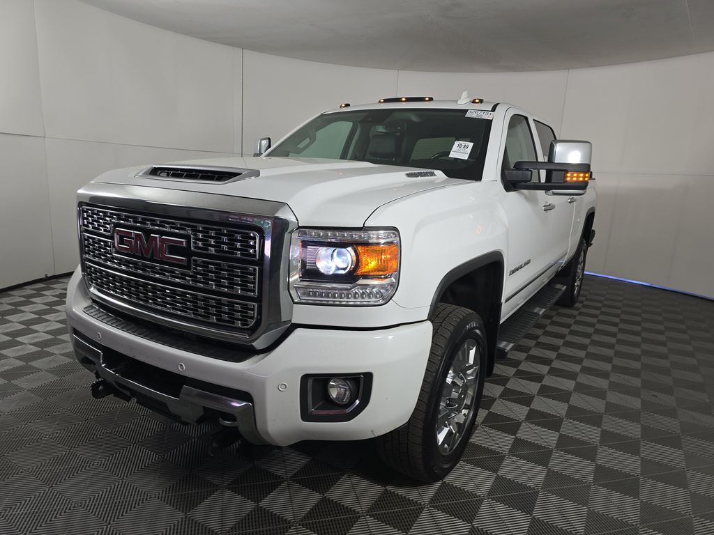 2019 GMC Sierra 2500HD Denali photo