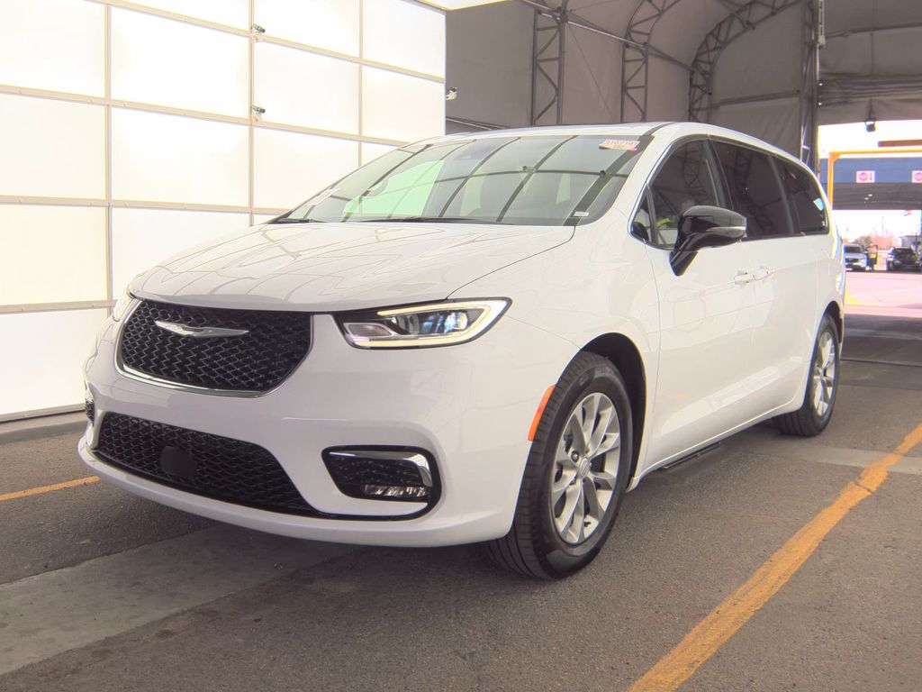2026 Chrysler Pacifica Limited photo