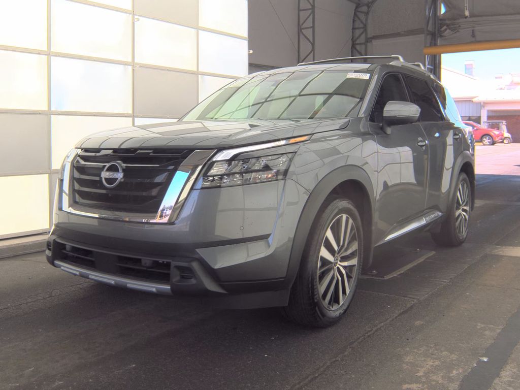 2025 Nissan Pathfinder Platinum photo