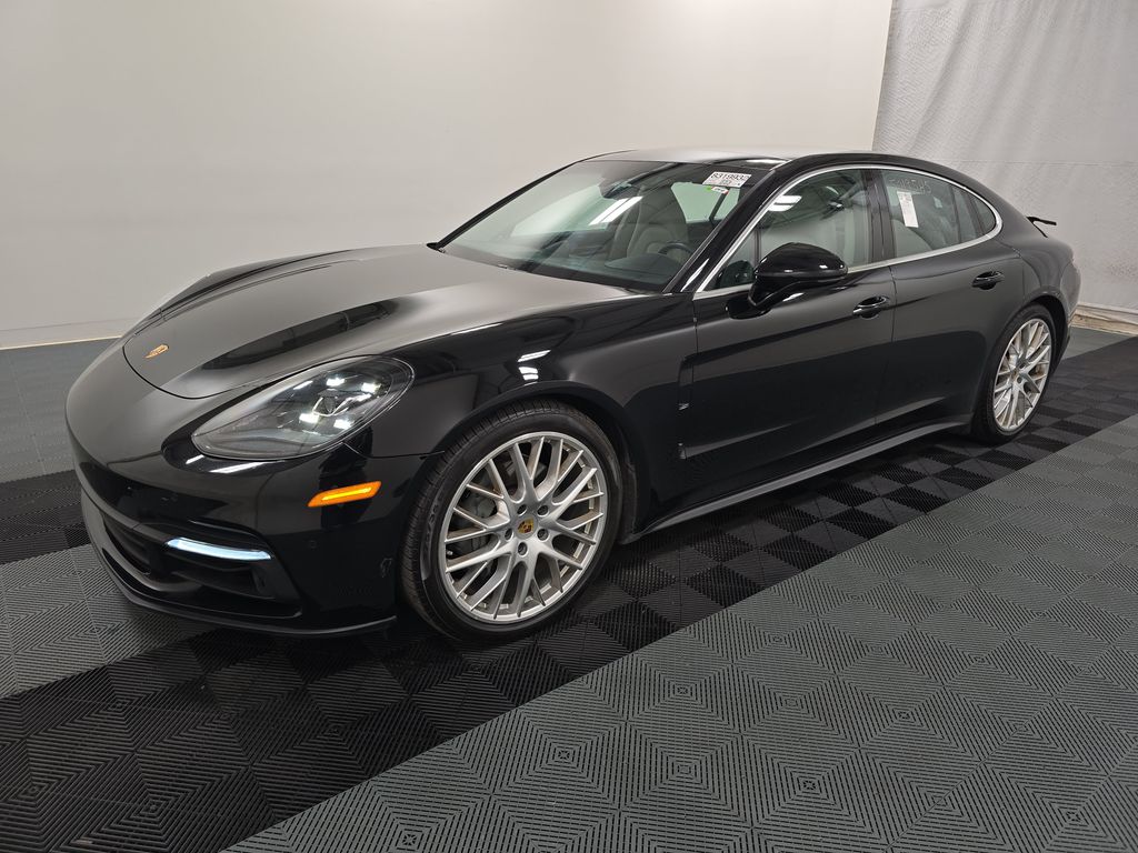2018 Porsche Panamera 4S photo