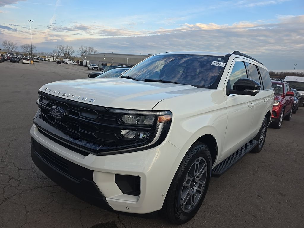 2025 Ford Expedition Active photo