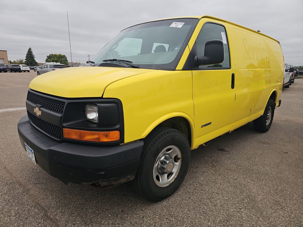 2004 Chevrolet G2500 Cargo photo