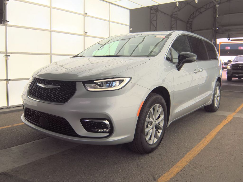 2026 Chrysler Pacifica Limited photo