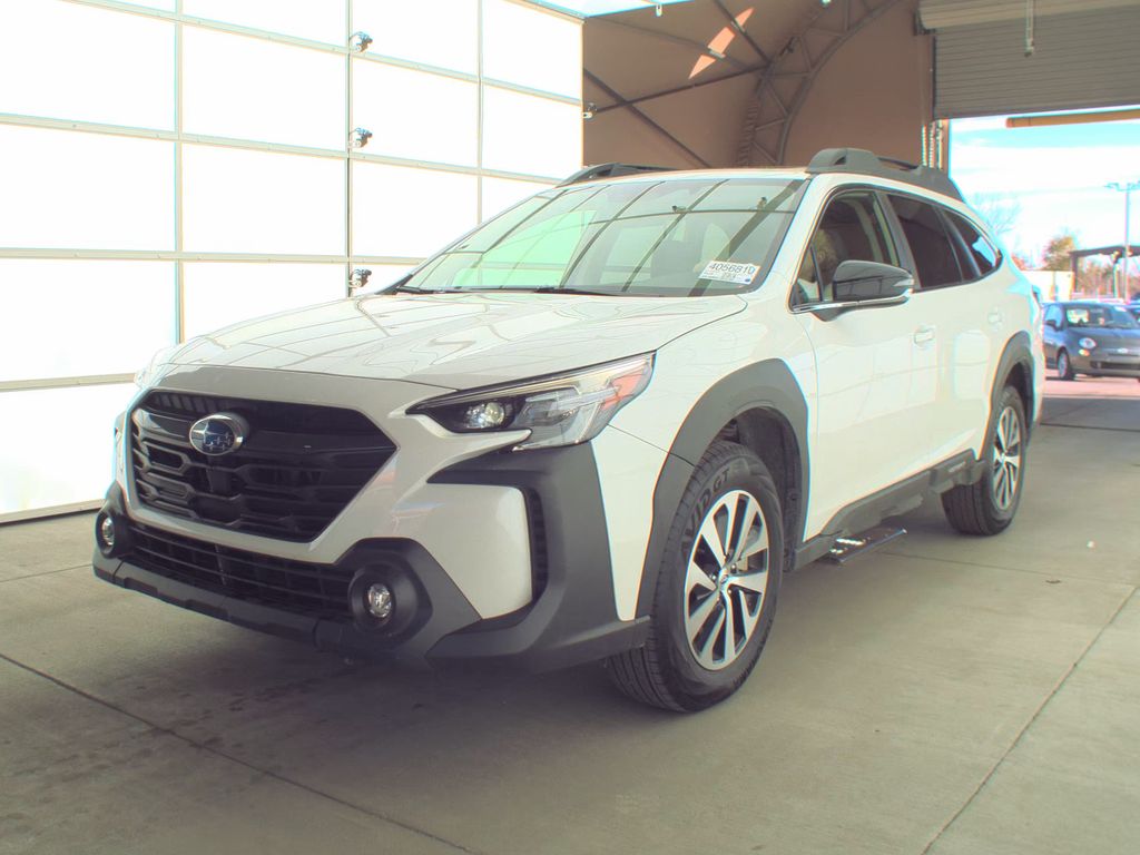 2025 Subaru Outback Premium photo