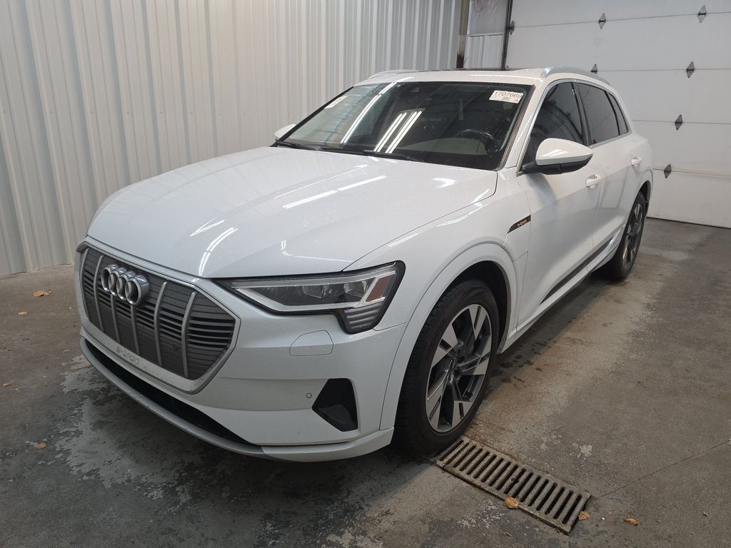 2021 Audi E Tron Premium photo