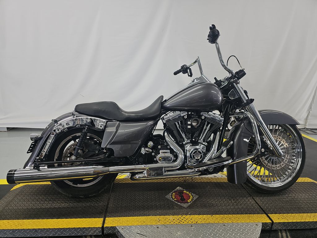 2014 Harley-Davidson Flhx photo
