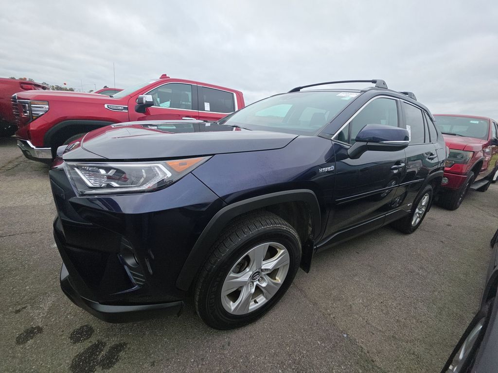 2021 Toyota RAV4 Hybrid XLE photo