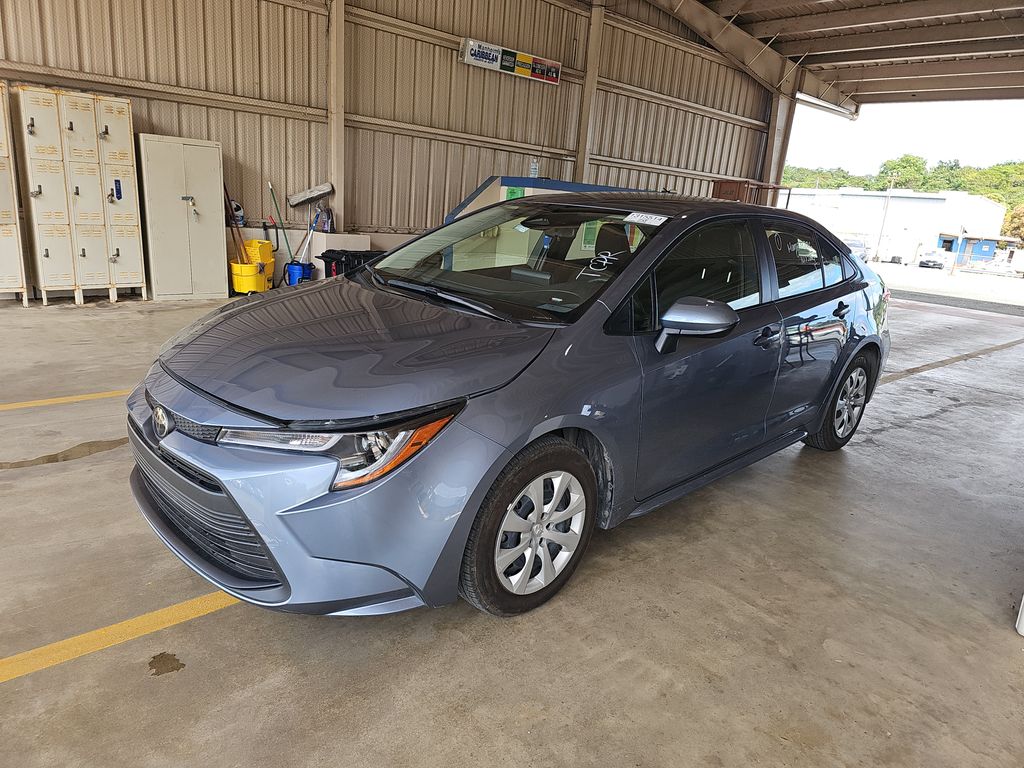 2025 Toyota Corolla LE photo