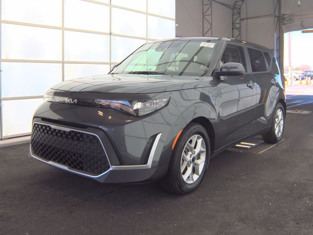 2025 Kia Soul LX photo
