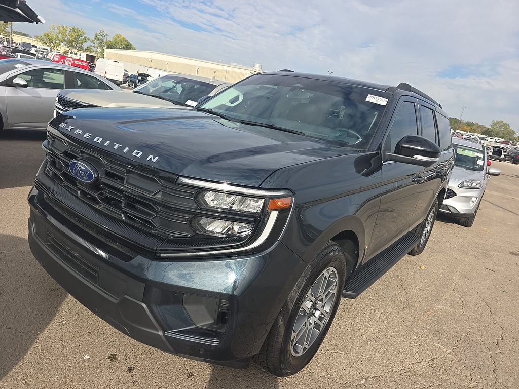 2025 Ford Expedit Active photo